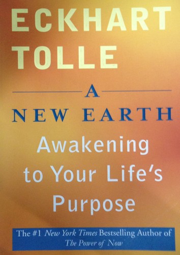 a-new-earth-by-eckhart-tolle-(paperback) cover image